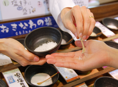 那覇平和通り店内